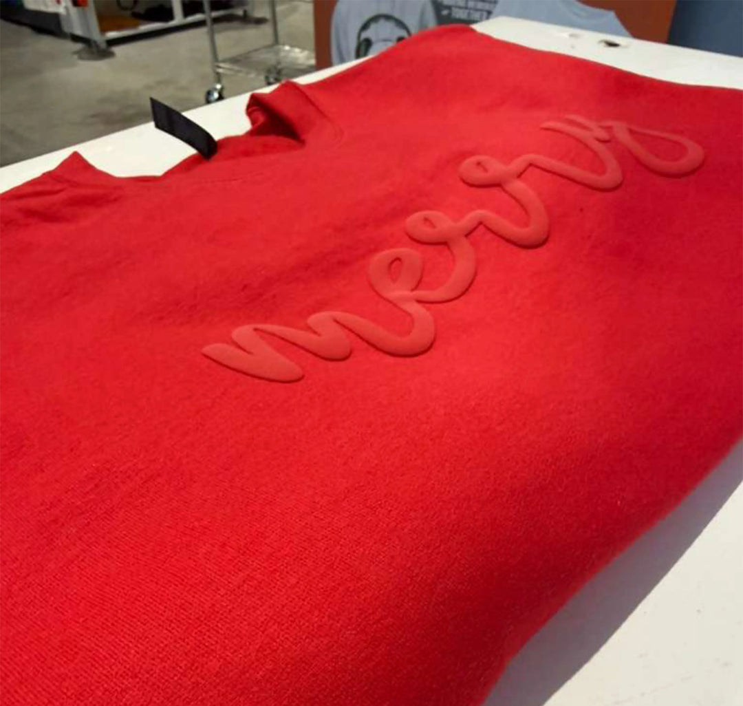 Sudadera personalizada con estampado abullonado, cuello redondo con nombre del equipo en relieve, sudadera personalizada con estampado abullonado de mascota escolar, sudadera metálica abullonada